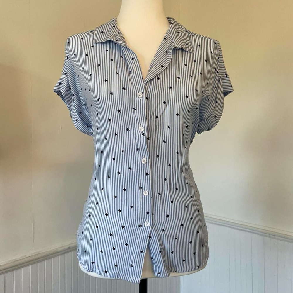 Alex & Jordan - Blue White Striped Stars Short Sleeve Collared Button Up Top